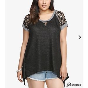 Torrid floral lace terry sharkbite top size 1